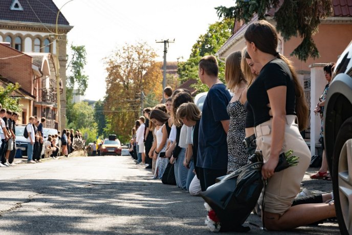 На Закарпатті поховали 27-річного солдата – 05