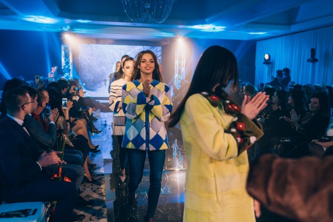 Мода заради життя: на Закарпатті відбувся ІІІ-й благодійний показ мод дизайнерки Роксолани Новак – 65