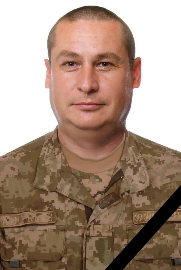 Сьогодні у Виноградові прощатимуться з Героєм – 01 Помер військовий Микола Гусар