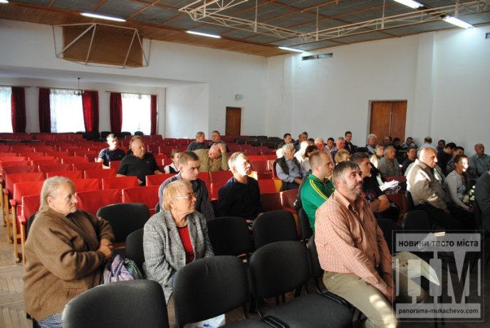 Олег Тягнибок виступає в "Латориці" при напівпорожньому залі (ФОТОРЕПОРТАЖ) – 03