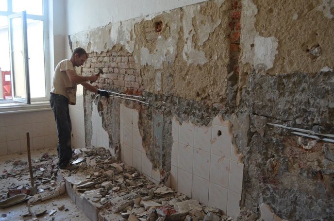 У Мукачівській ЗОШ №4 проводиться масштабний капремонт – 03