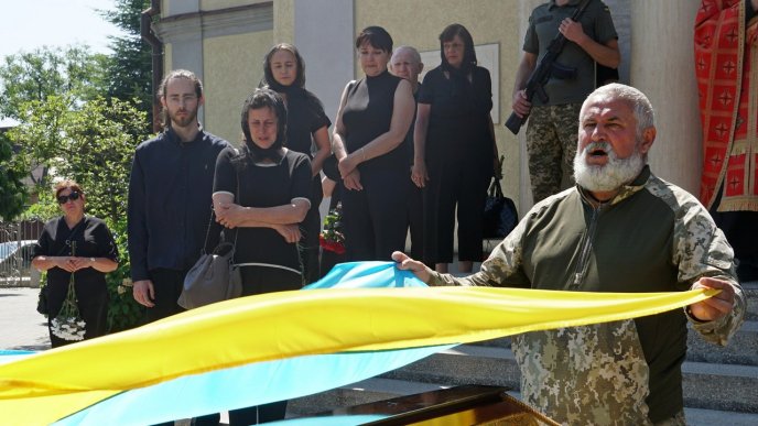 У Мукачеві сьогодні попрощалися із полеглим на війні Героєм – 02