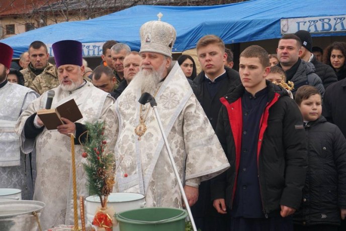 Як у Мукачеві на Водохреща у води Латориці занурювались – 18
