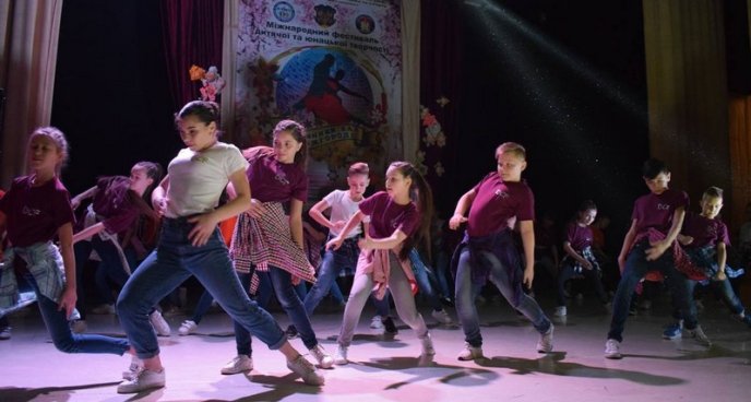 В Ужгороді відбувся Міжнародний фестиваль дитячої та юнацької творчості "Весняний бал" – 05 В Ужгороді відбувся Міжнародний фестиваль дитячої та юнацької творчості "Весняний бал" – 05