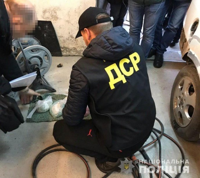 Депутат організував наркобанду. Наркотики постачали і на Закарпаття – 02