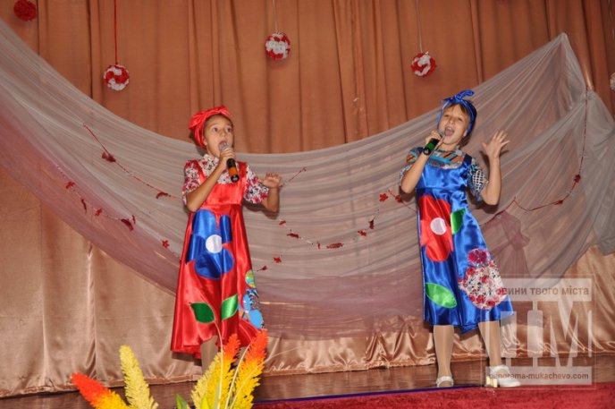 У міському Будинку школярів вітали ветеранів педагогічної ниви (ФОТО) – 28