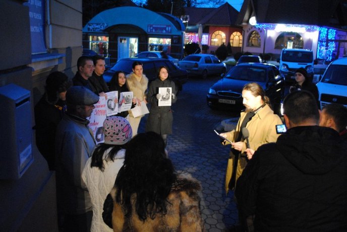 Журналісти Мукачева провели акцію на підтримку побитої журналістки Тетяни Чорновол (ФОТО,ВІДЕО) – 05