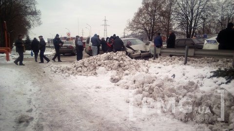 У Мукачеві біля ринку "ГІД" сталася аварія – 01