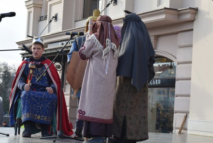 На Театральній в Ужгороді влаштували вертепне дійство – 02