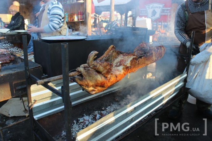 Сьогодні у Мукачеві стартував фестиваль "Червене вино" – 04