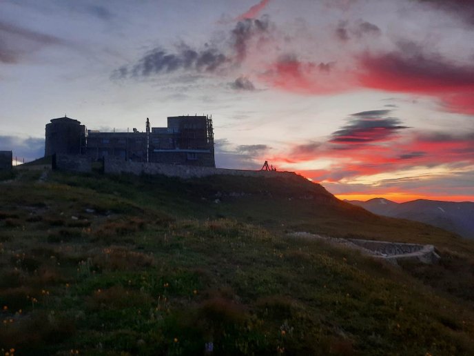 «Аж дух перехопило»: у Мережі показали незвичайний захід сонця на горі Піп Іван – 04