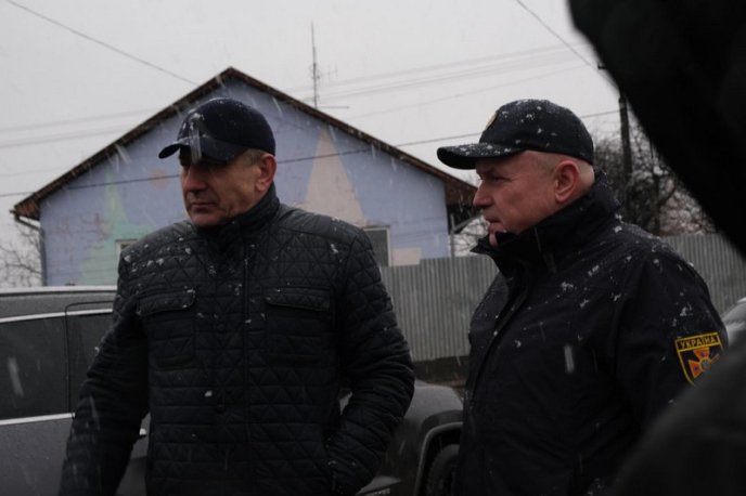 На Закарпатті сильні дощі спричинили підтоплення: ВІДЕО  – 09