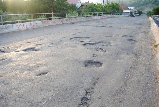 Чинадіївський міст – випробування для автомобілістрів (ФОТО) – 04 Чинадіївський міст – випробування для автомобілістрів (ФОТО) – 04