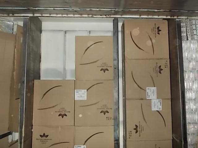 Закарпатські митники вилучили вантажівку через контрабанду цигарок – 09