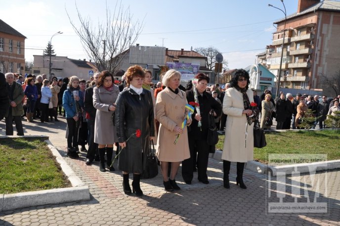 У день 200-річчя від дня народження Тараса Шевченка, мукачівці вшановували його пам’ять (ФОТО) – 26