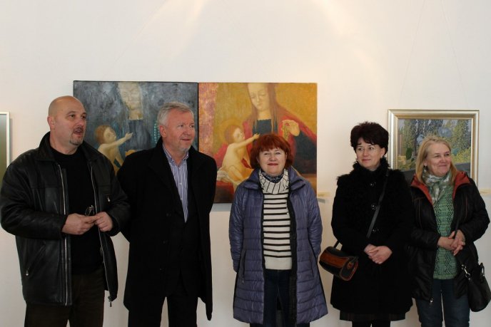 В Ужгороді відбулась виставка робіт жінок-художниць – 01