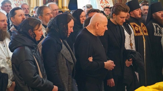 У Мукачеві попрощалися із загиблим на війні Героєм – 02