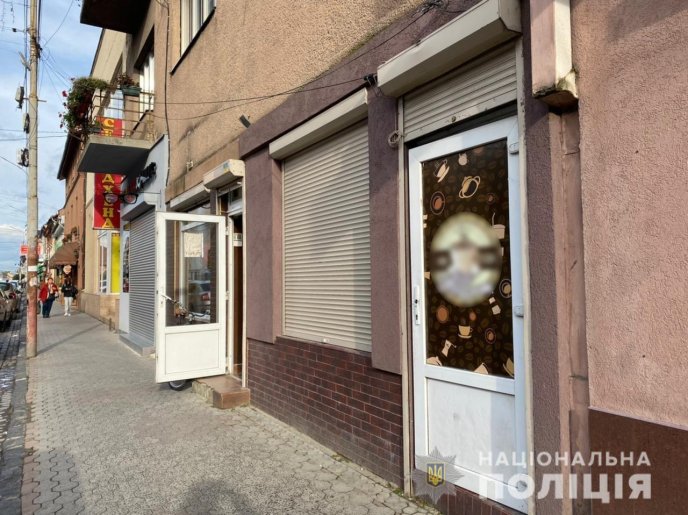 Поліція показала, що влаштували в одному із закладів у центрі Мукачева – 01