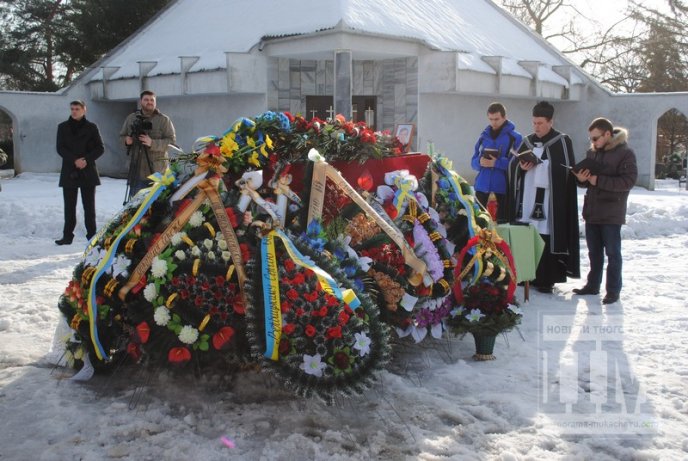 Мукачівці попрощались із загиблим військовим 128-ої бригади Сергієм Вербицьким (ФОТОРЕПОРТАЖ) – 14