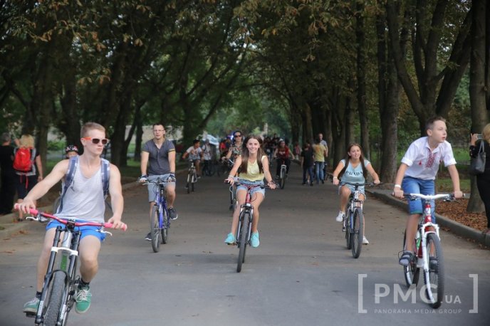 Миттєвості велозаїзду у Мукачеві: фоторепортаж із "Літньої зустрічі цімборів" – 40