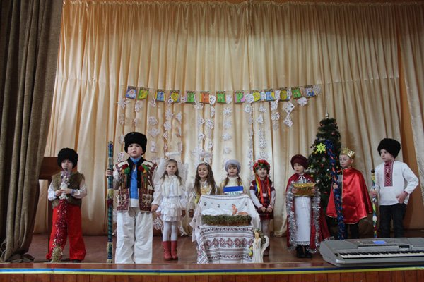 У Дубовому фестиваль «Вифлеємська зіронька» зібрав юних колядників   – 08