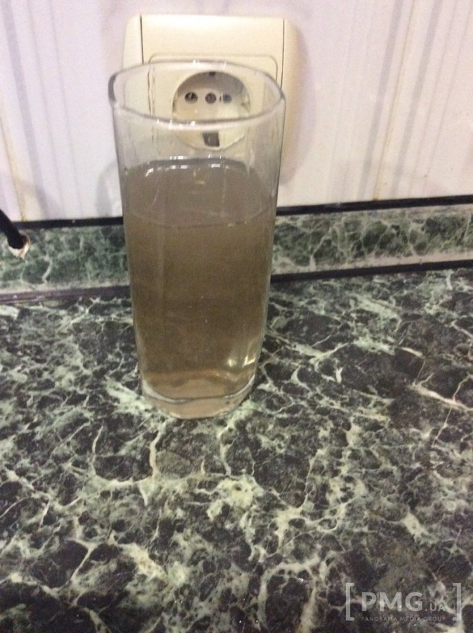 У Мукачеві з кранів тече каламутна вода – 02