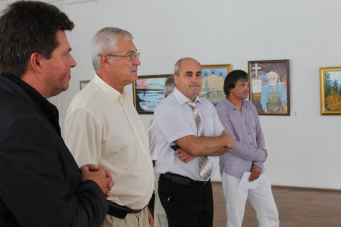 Хірург за професією, а митець за покликанням Юрій Довбуш показує картини мукачівцям (ФОТО) – 07