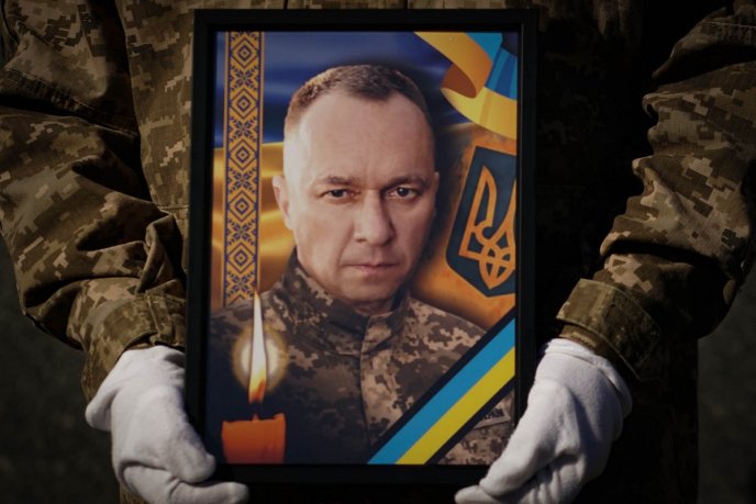 Закарпаття попрощалось із військовим, який загинув у Авдіївці – 02