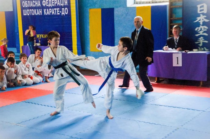 Мукачівці стали найкращими на обласному чемпіонаті з шотокан карате-до – 04
