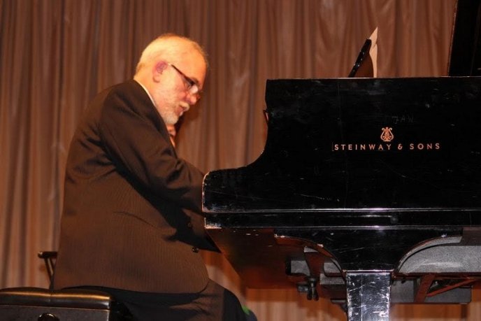 В обласному центрі відбувся авторський концерт відомого ужгородця – 12