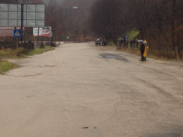 У гірських районах Закарпаття підтоплено кілька десятків дворогосподарств – 03