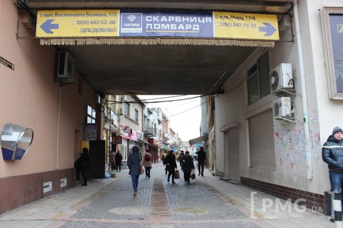 Латоричний двір Мукачева став повністю пішохідним – 03