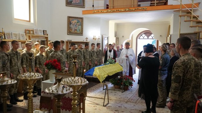 Мукачево сьогодні попрощалося з полеглим Героєм – 02