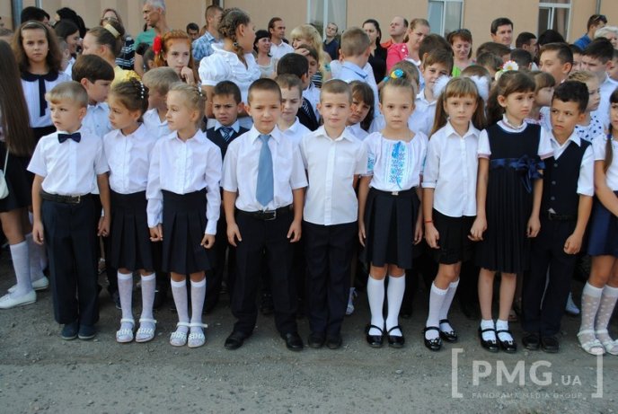 Мукачівська ЗОШ №4 патріотично відсвяткувала День знань – 02