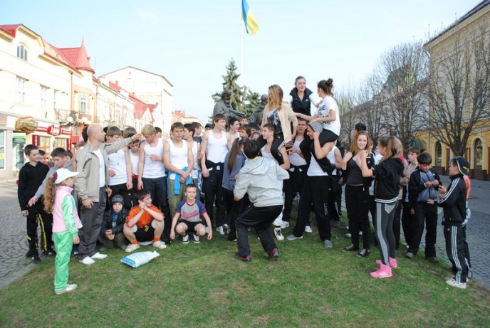 Фанати WorkOut провели флеш-моб у Мукачеві (ФОТОРЕПОРТАЖ) – 15