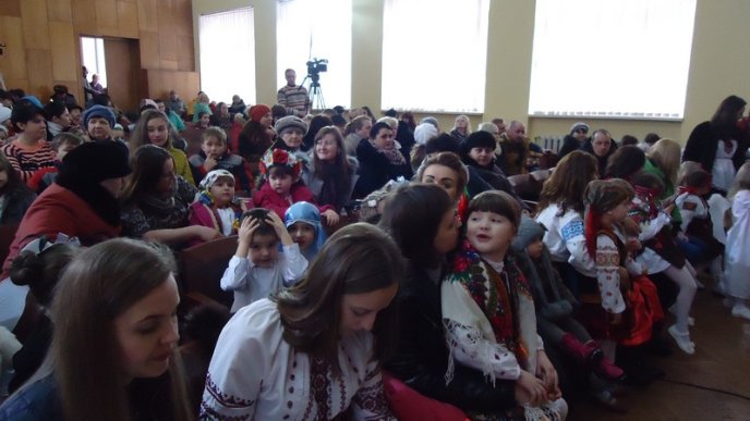 Коляда «Вифлеємської зіроньки» лунала у Рахові – 01