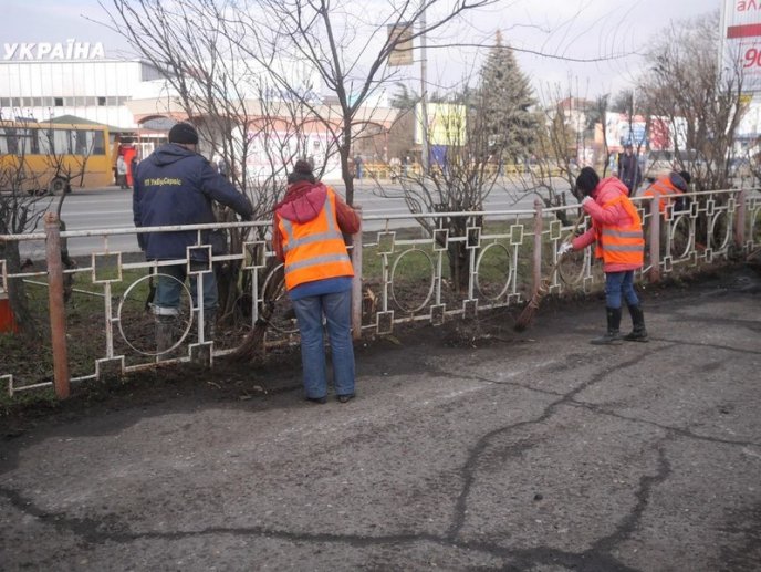 На вулицях Ужгорода почала працювати нова комунальна техніка – 05 На вулицях Ужгорода почала працювати нова комунальна техніка – 05