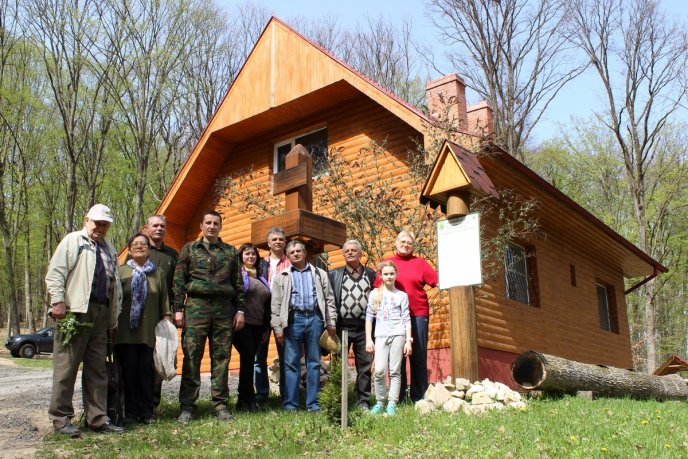 У Шевченківській алеї, що на Ужгородщині, відомі закарпатці висадили нові дерева – 14