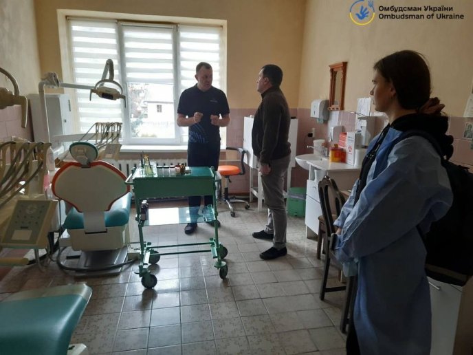 У лікарні на Закарпатті виявили порушення прав захисників на медичну допомогу – 01