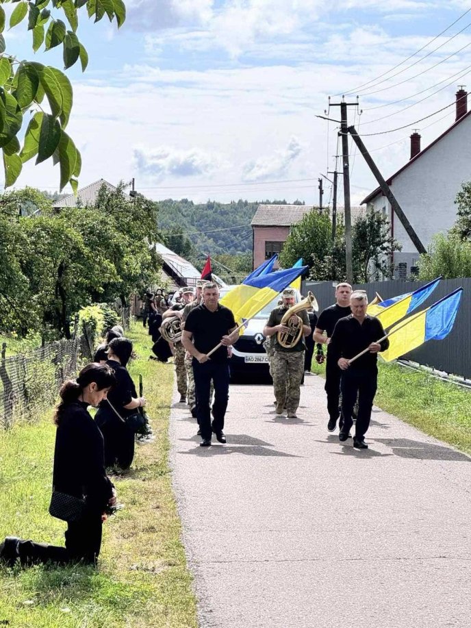 У Чинадієві поховали воїна, який тривалий час вважався зниклим безвісти – 02 У Чинадієві поховали воїна, який тривалий час вважався зниклим безвісти – 02