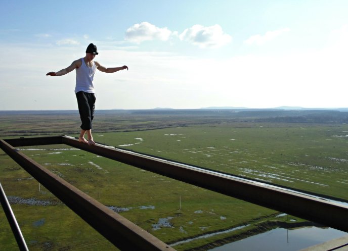 Руфер з Ужгорода похизувався подоланням екстремальних висот українських міст – 08