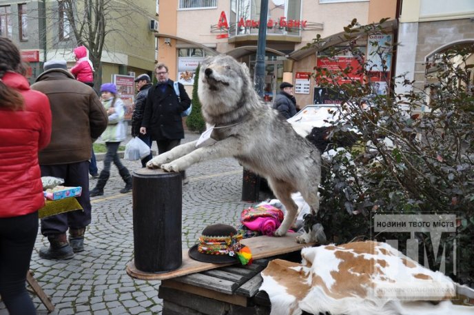 Цьогоріч “Червене вино” в першу чергу нагадує фестиваль шашлику, а вже потім вина – турист із Німеччини (ФОТОРЕПОРТАЖ) – 01