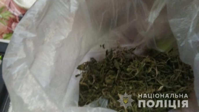 Поліція провела обшук у мукачівця, який причетний до наркозлочинів – 03 Поліція провела обшук у мукачівця, який причетний до наркозлочинів – 03