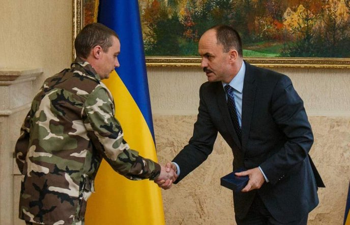 На Закарпатті раптово помер учасник АТО. Його син тепер залишився і без батька, і без матері – 02