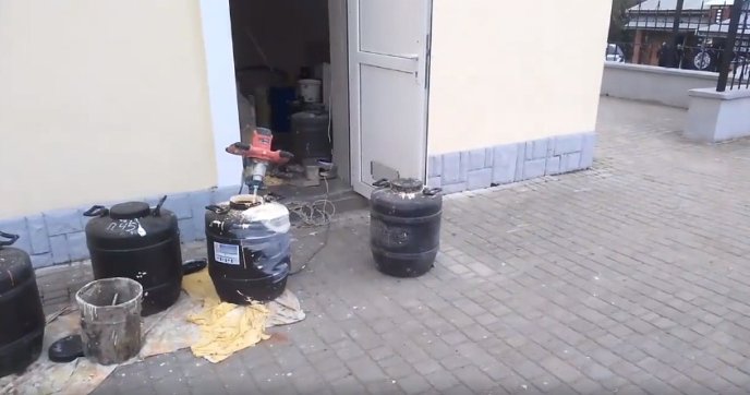 Вокзал у Воловці чепурять до приїзду Порошенка, – соцмережі – 02