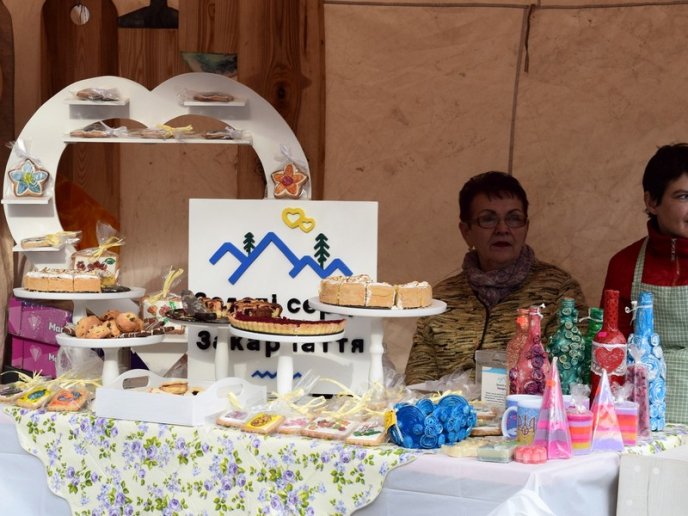 В Ужгороді триває фестиваль молодого вина “Закарпатське Божоле” – 26