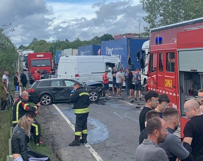 На Закарпатті сталась масштабна аварія. Рух ускладнено – 01