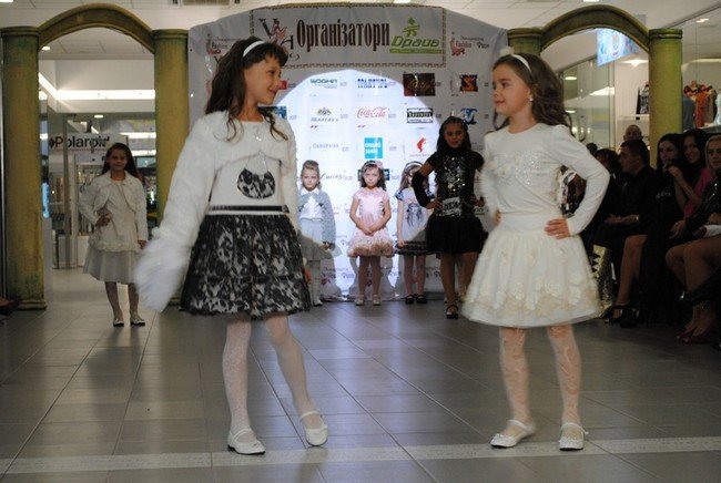 Благодійний показ мод - 2011: все, що залишилось за кадром (ФОТО,ВІДЕО)  – 11