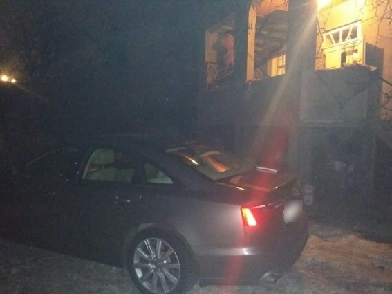 Розбірки на Рахівщині: власник іномарки "Audi", яку намагались підпалити, скоїв самосуд – 01 Розбірки на Рахівщині: власник іномарки "Audi", яку намагались підпалити, скоїв самосуд – 01