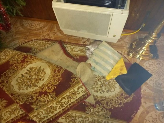 На Закарпатті невідомі розтрощили церкву – 03